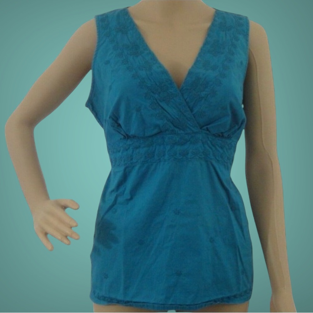 St Johns Bay Womens Blouse Large L Ligth Blue Stretch Embroidery Cotton